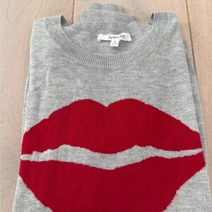 Splendid Gray Sweater with Red Lips Design